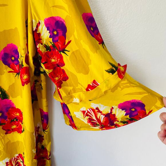 Susan Graver Liquid Knit Yellow Floral top size 1X - Picture 5 of 9